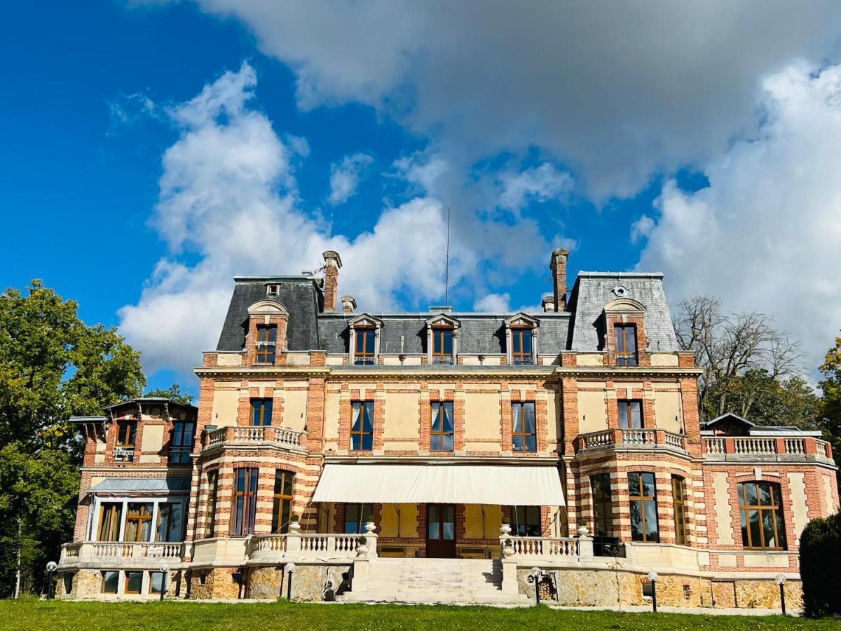 Château de Crènille Chaumes-en-Brie Extérieur photo