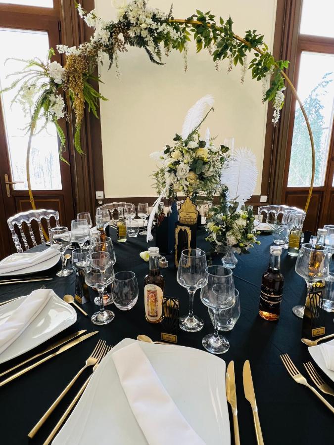 Château de Crènille Chaumes-en-Brie Extérieur photo