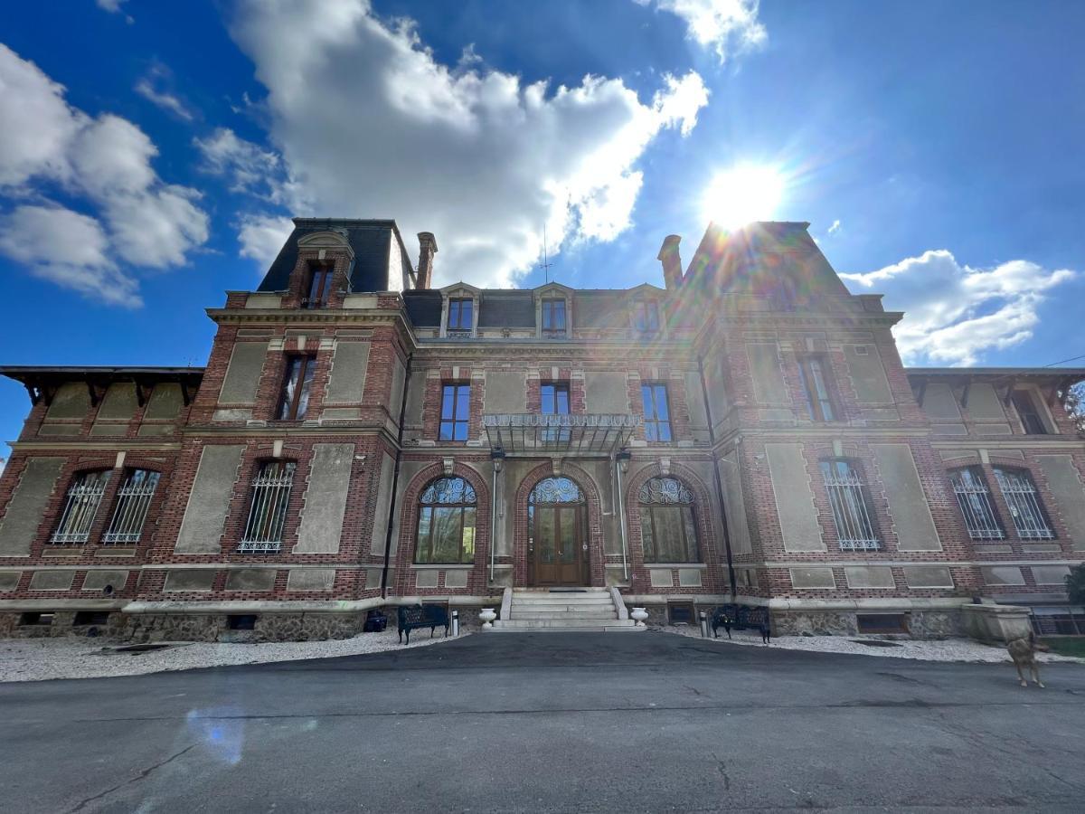 Château de Crènille Chaumes-en-Brie Extérieur photo